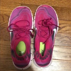 Nike casual tennis shoes